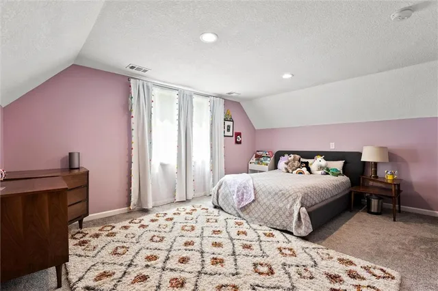 $985,000 | 9815 Overbrook Road, Leawood, KS 66206