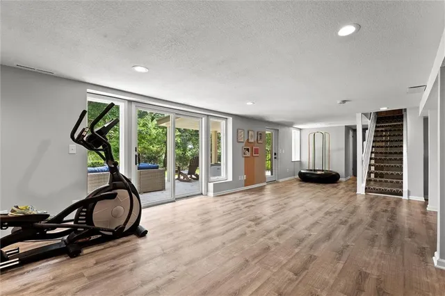 $985,000 | 9815 Overbrook Road, Leawood, KS 66206