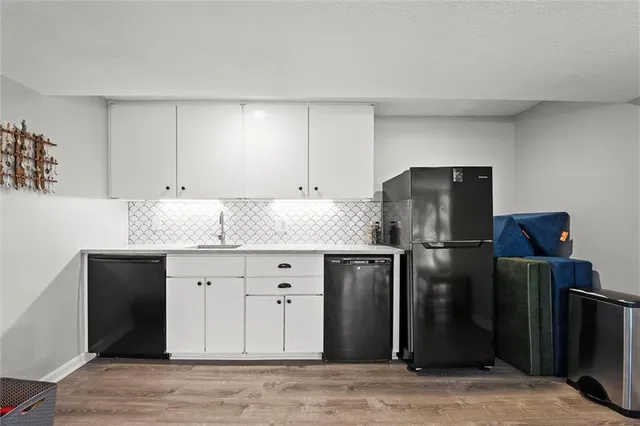 $985,000 | 9815 Overbrook Road, Leawood, KS 66206