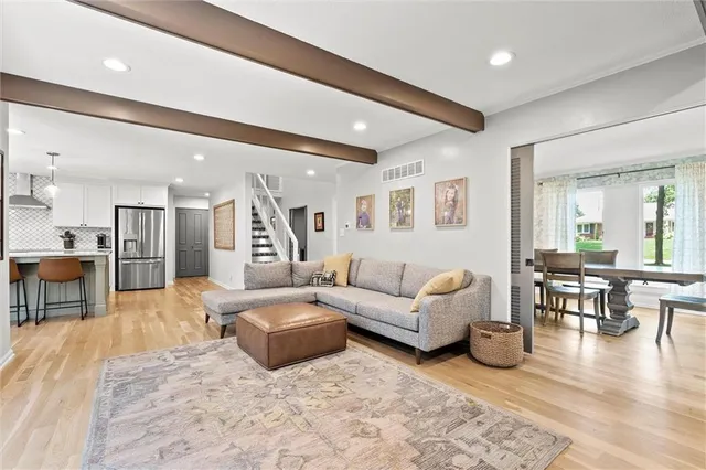 $985,000 | 9815 Overbrook Road, Leawood, KS 66206