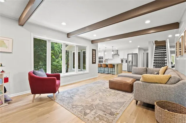 $985,000 | 9815 Overbrook Road, Leawood, KS 66206