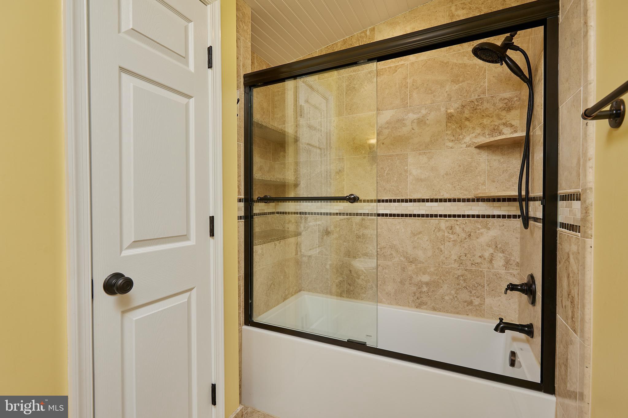 18410 Beallsville Road Poolesville, MD 20837 - Photo 28 of 55 Second full bathroom