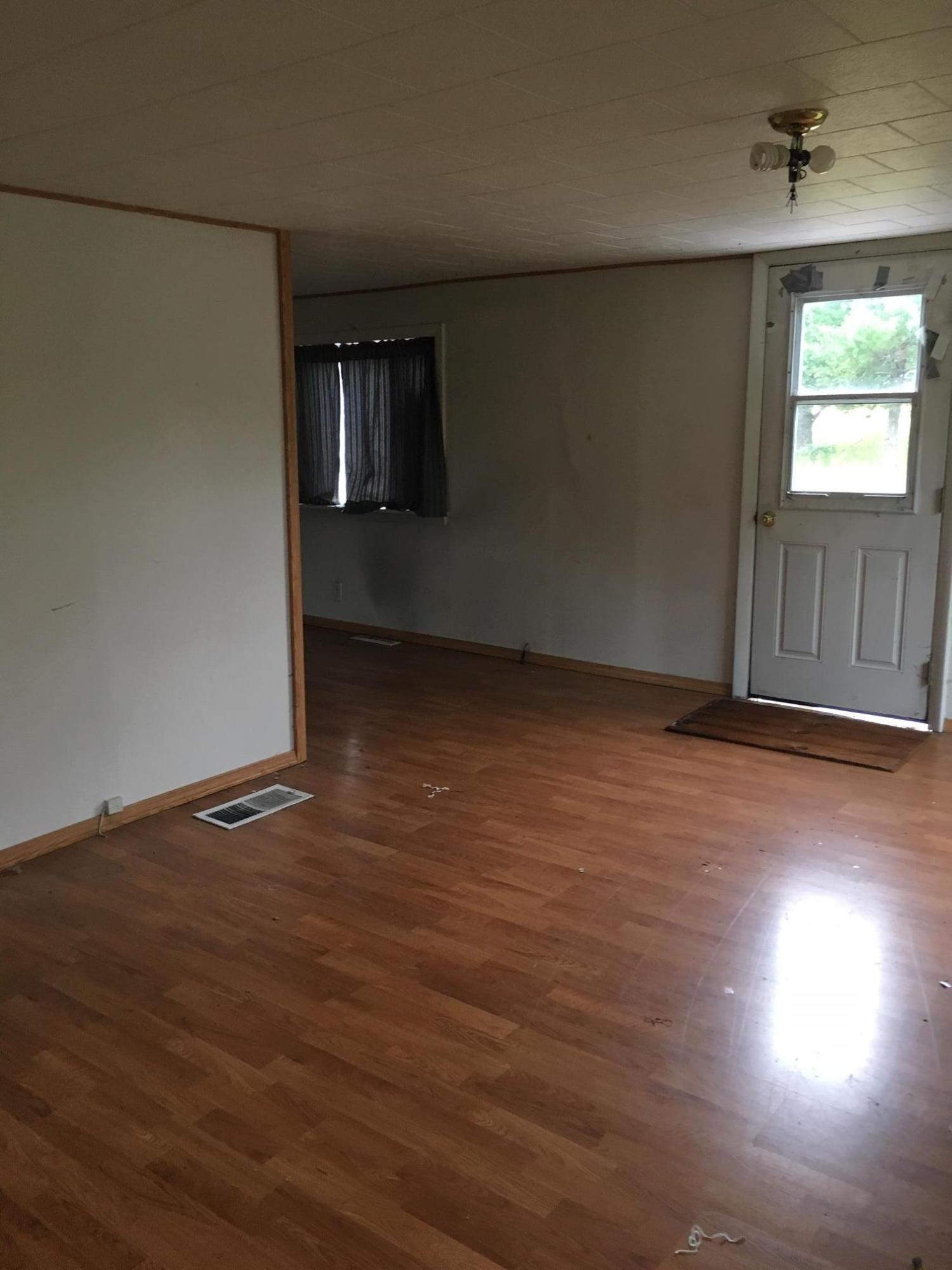 4042 West Chapman Road Mapleton, ME 04757 - Photo 6 of 11 living room