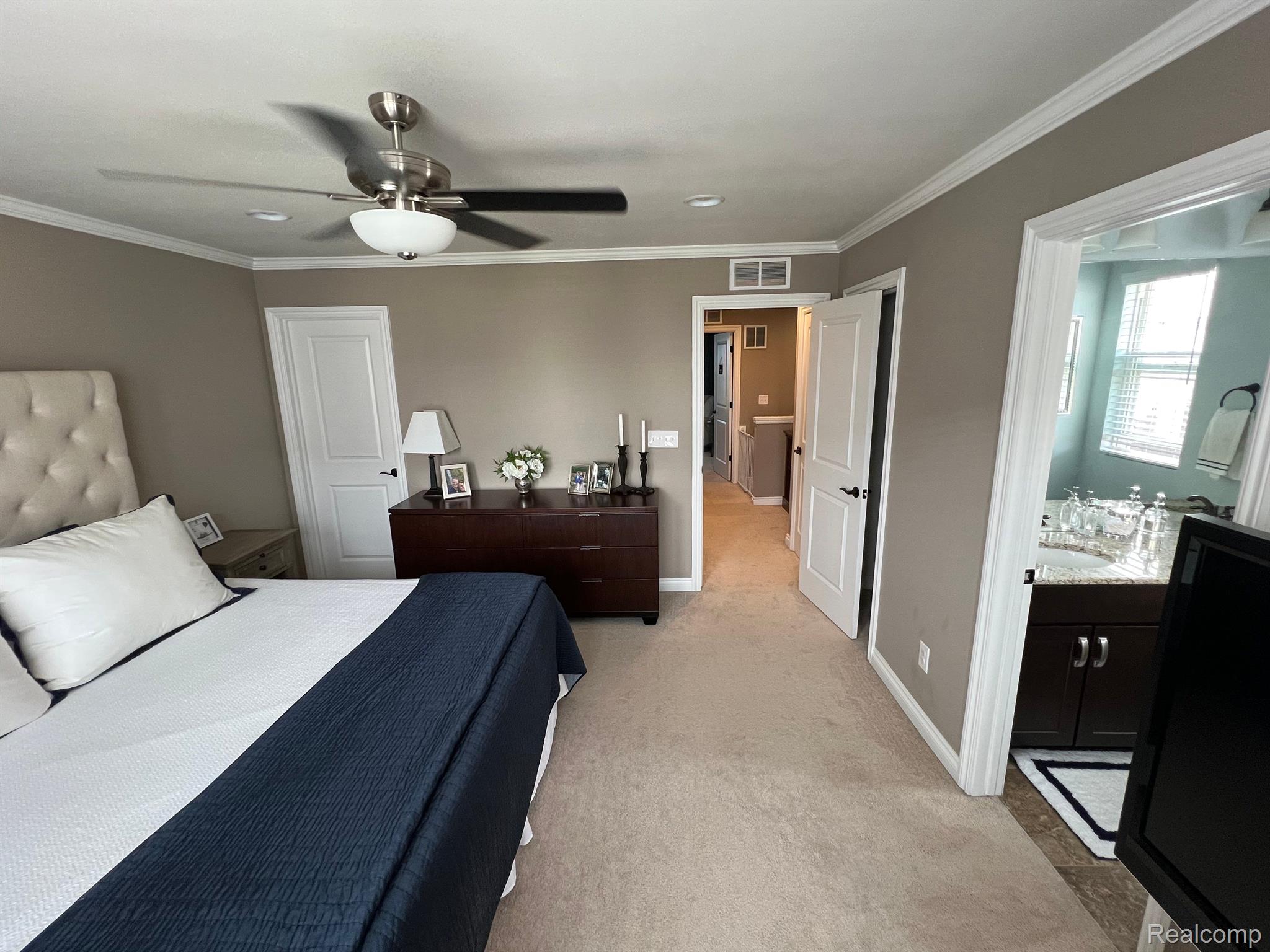 935 Barclay Circle Rochester, MI 48307 - Photo 21 of 31 Gallery Image 21