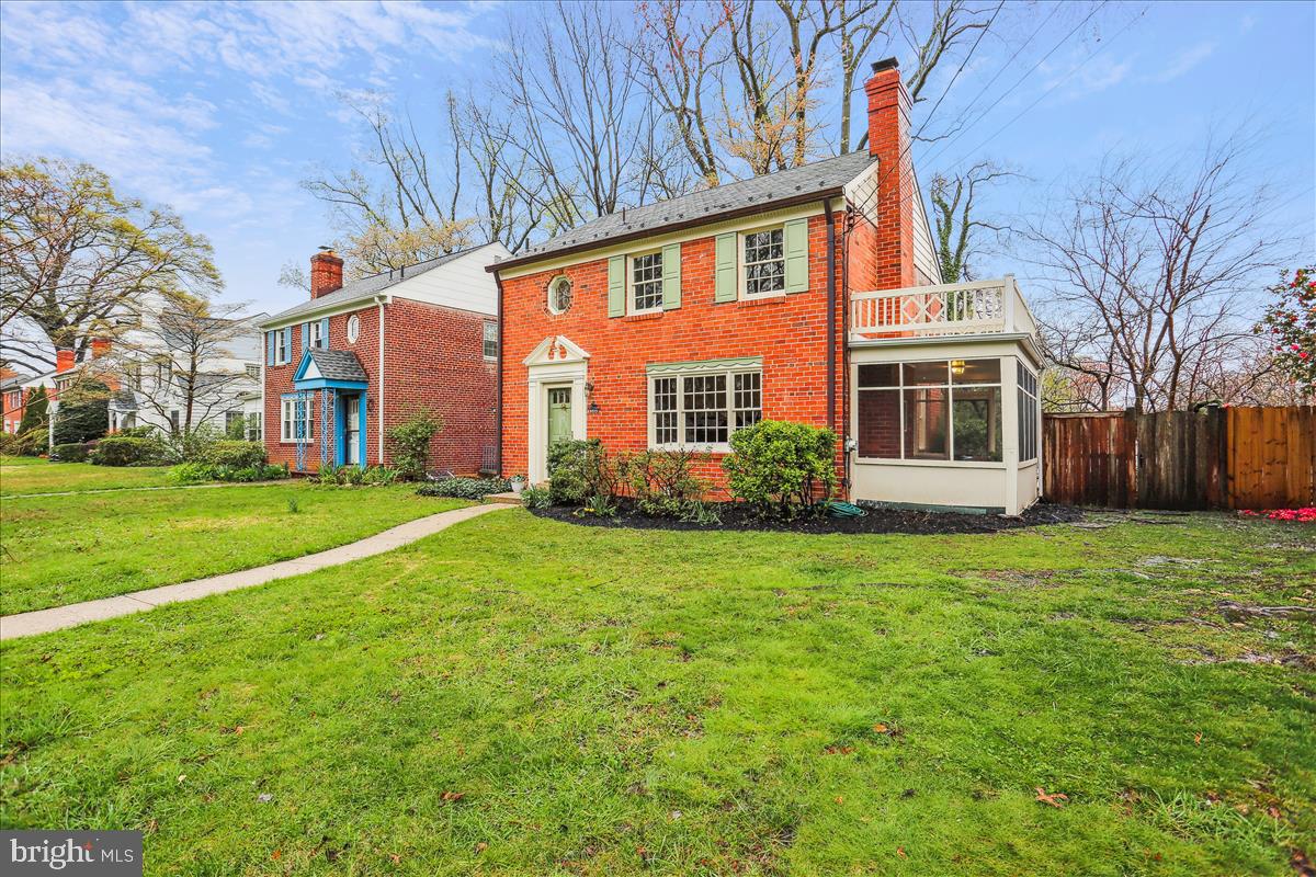9513 Saybrook Avenue Silver Spring, MD 20901 - Photo 3 of 31 Gallery Image 3