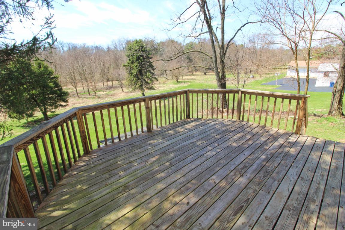 2963 Lonesome Dove Road Mount Airy, MD 21771 - Photo 20 of 30 Deck