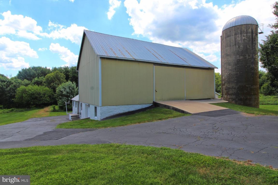 2963 Lonesome Dove Road Mount Airy, MD 21771 - Photo 26 of 30 Exterior (Rear)