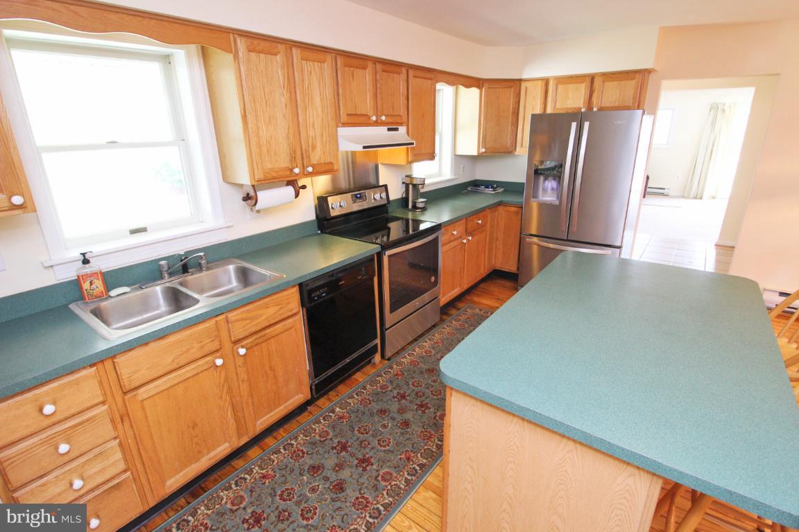 2963 Lonesome Dove Road Mount Airy, MD 21771 - Photo 6 of 30 Kitchen