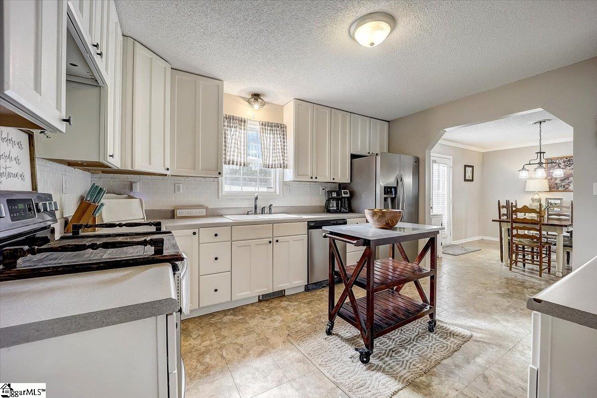 65 Lee Street Lyman, SC 29365 - Photo 16 of 36 Gallery Image 16