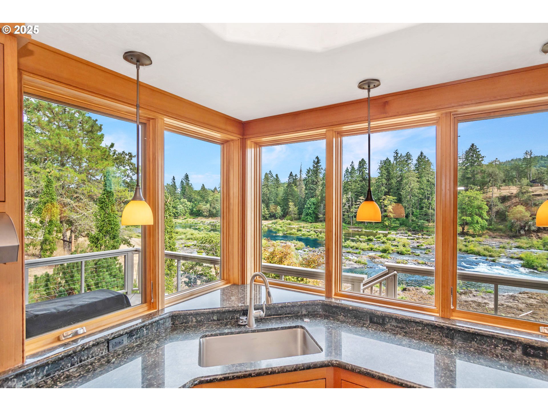 14585 North Bank Road Roseburg, OR 97470 - Photo 11 of 48 Kitchen