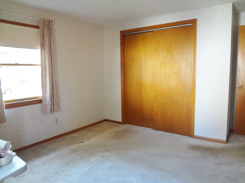 59 Westbrook Road South Hadley, MA 01075 - Photo 11 of 19 Gallery Image 11