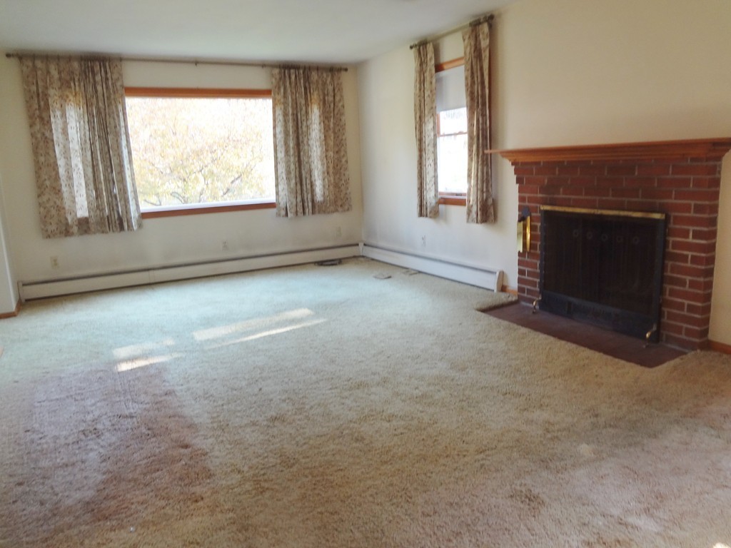 59 Westbrook Road South Hadley, MA 01075 - Photo 8 of 19 Gallery Image 8