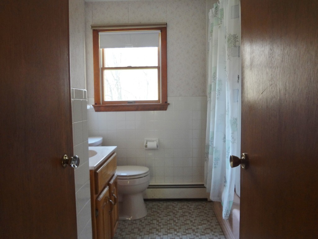 59 Westbrook Road South Hadley, MA 01075 - Photo 9 of 19 Gallery Image 9