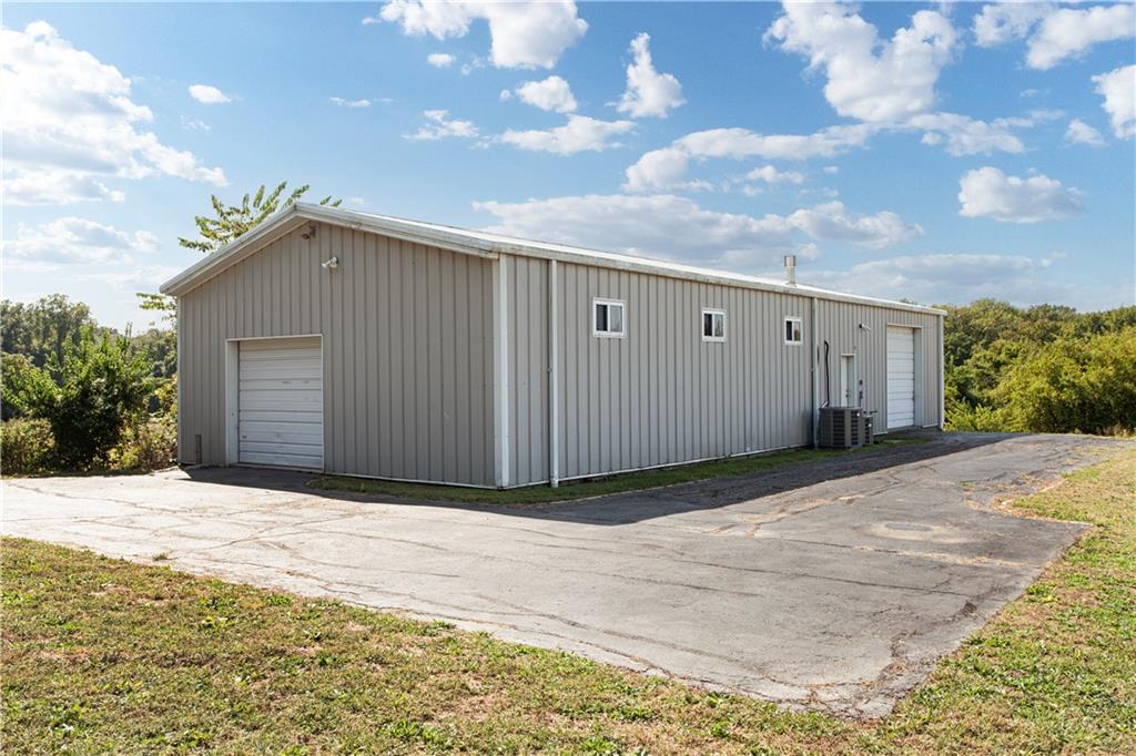 822 Dickinson Road Independence, MO 64050 - Photo 76 of 94 Gallery Image 76