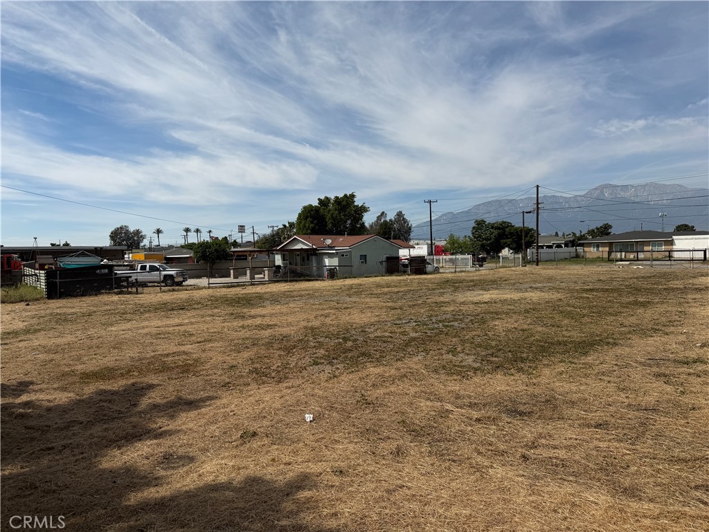 0 Boyle Fontana, CA 92337 - Photo 8 of 9 a view of a town with big yard