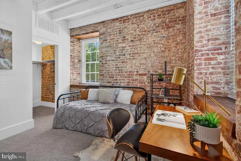 $800,000 | 515 North Washington Street, Unit 105, Alexandria, VA 22314