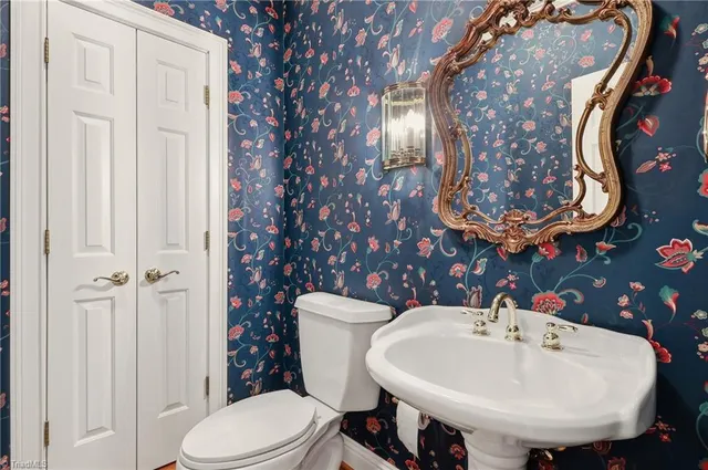 $949,000 | 509 Boxthorne Court, Winston-Salem, NC 27106