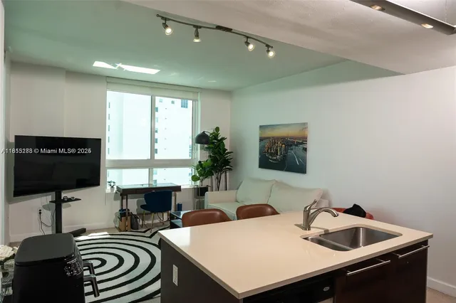 $2,900 | 1900 North Bayshore Drive, Unit 3003, Miami, FL 33132