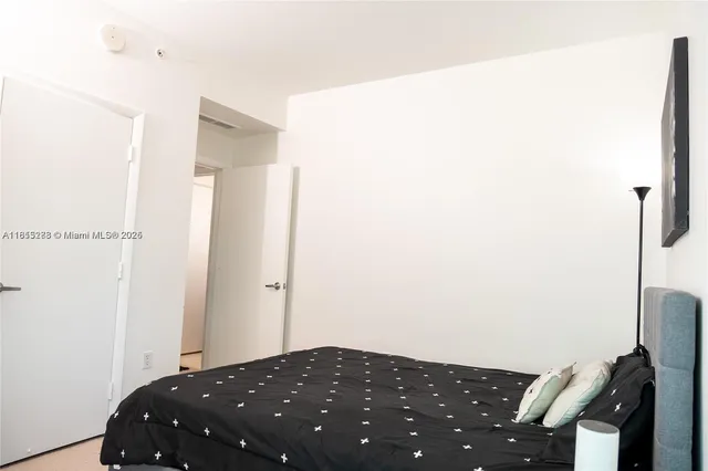 $2,900 | 1900 North Bayshore Drive, Unit 3003, Miami, FL 33132