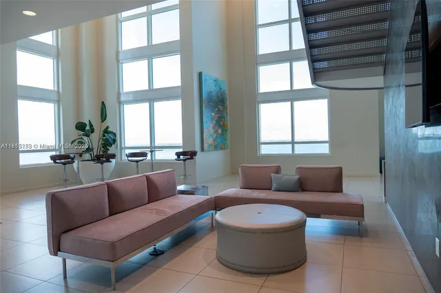 $2,900 | 1900 North Bayshore Drive, Unit 3003, Miami, FL 33132