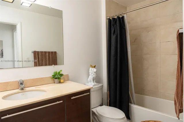 $2,900 | 1900 North Bayshore Drive, Unit 3003, Miami, FL 33132