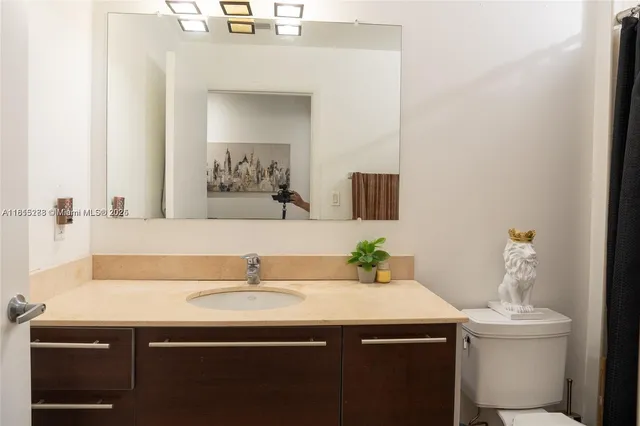 $2,900 | 1900 North Bayshore Drive, Unit 3003, Miami, FL 33132