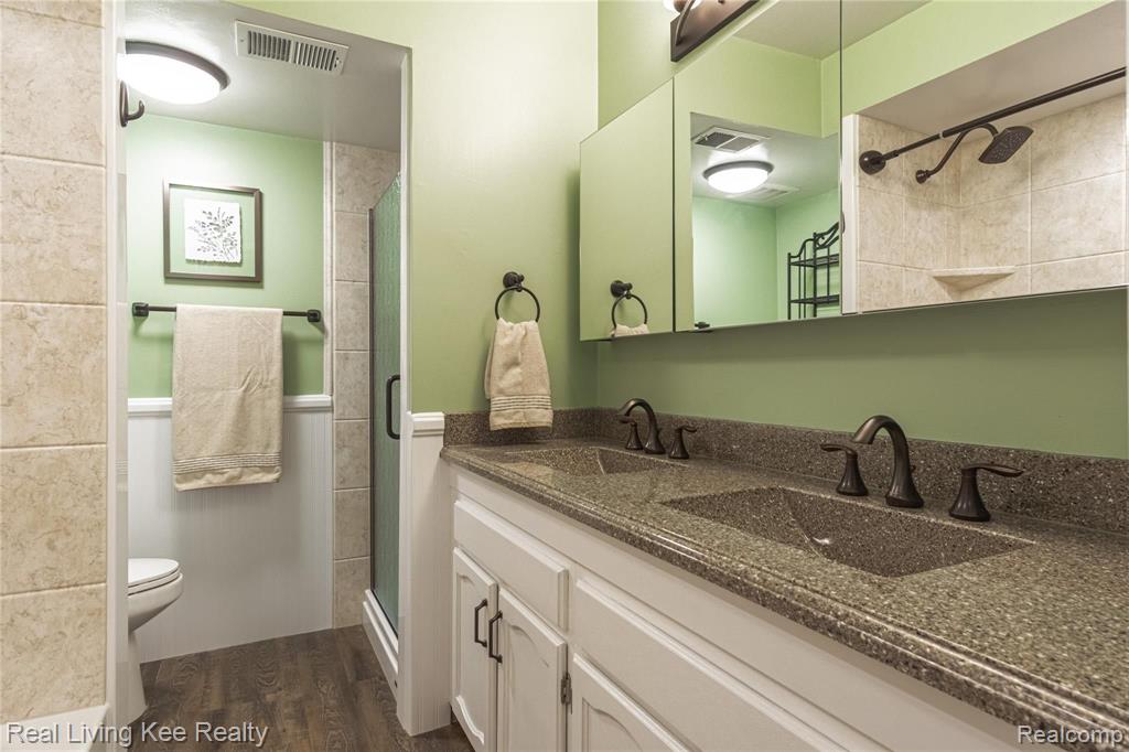 1853 Meadow Dale Court Rochester Hills, MI 48309 - Photo 23 of 43