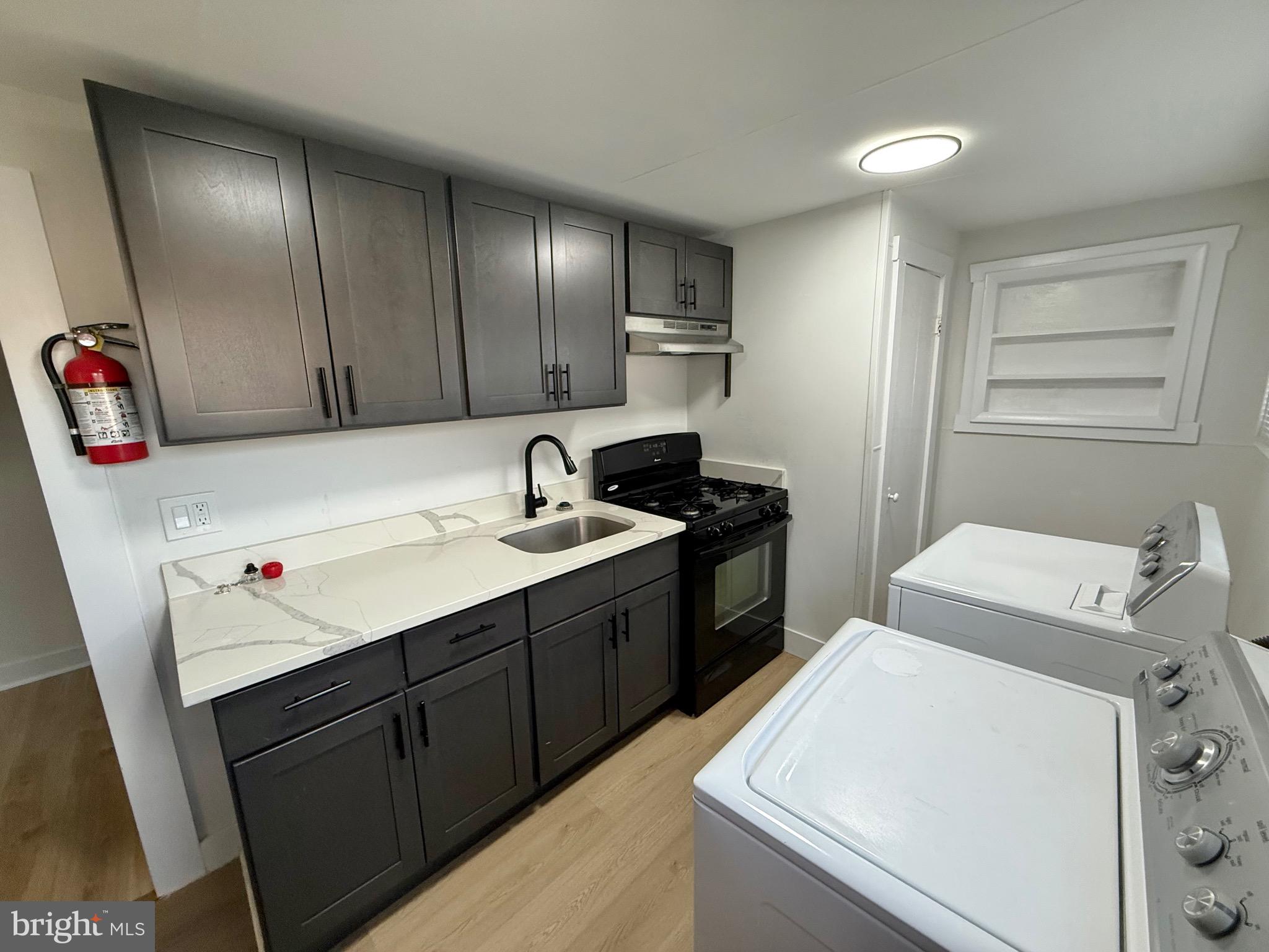 50 Chestnut Street, Unit B Pennsville, NJ 08070 - Photo 4 of 19 NEW KITCHEN!