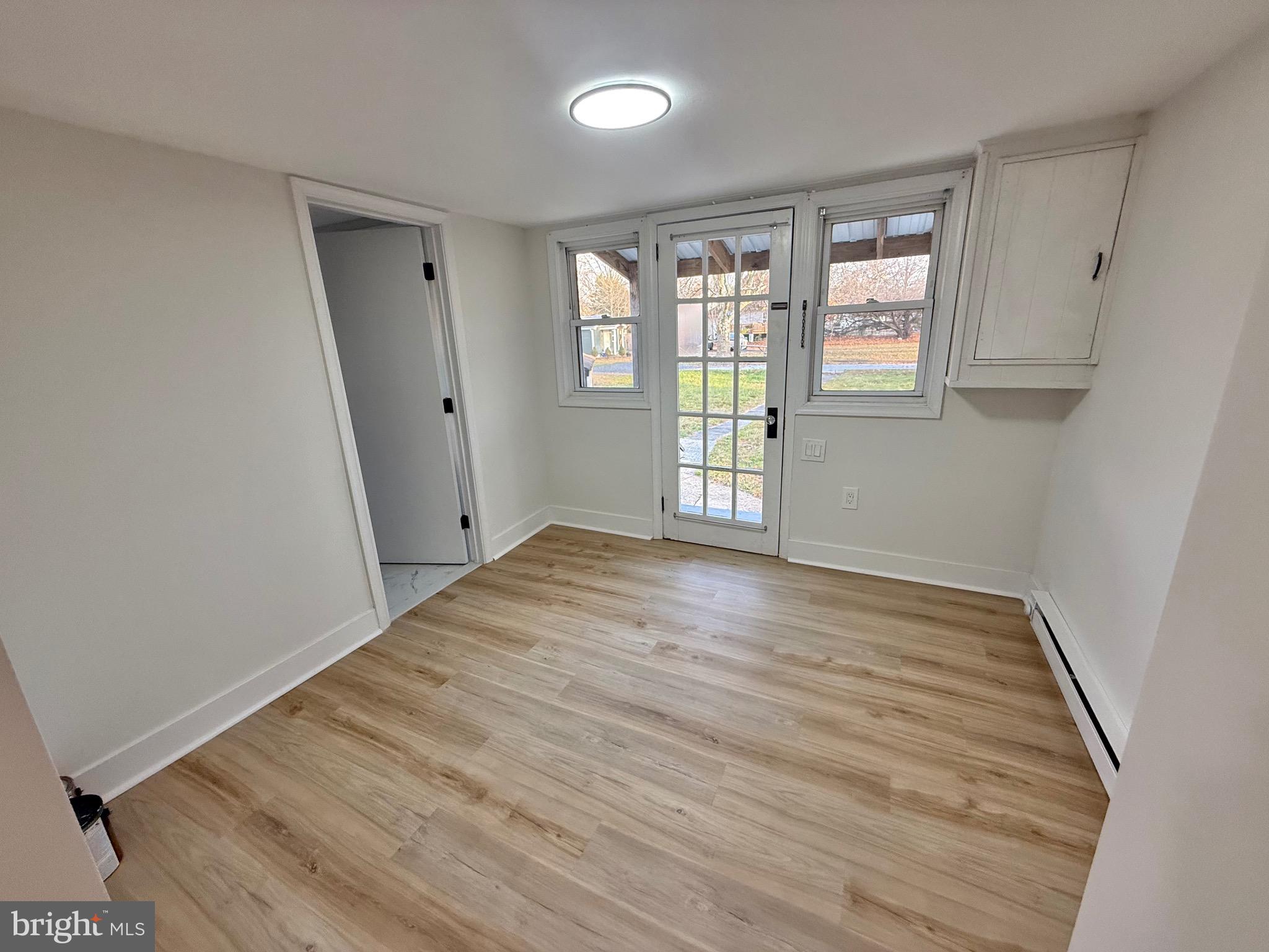 50 Chestnut Street, Unit B Pennsville, NJ 08070 - Photo 9 of 19 Living room