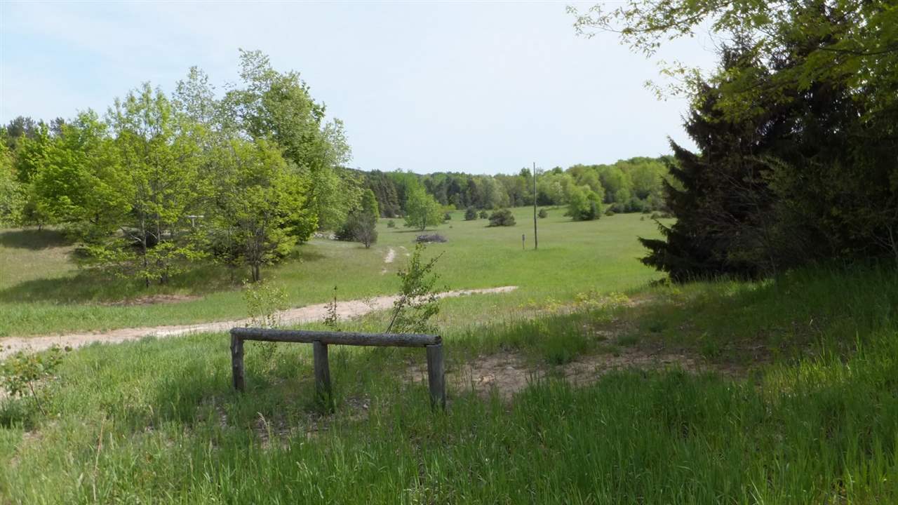 586 East Kasson Road Maple City, MI 49664 - Photo 41 of 47 1829423-40.JPG