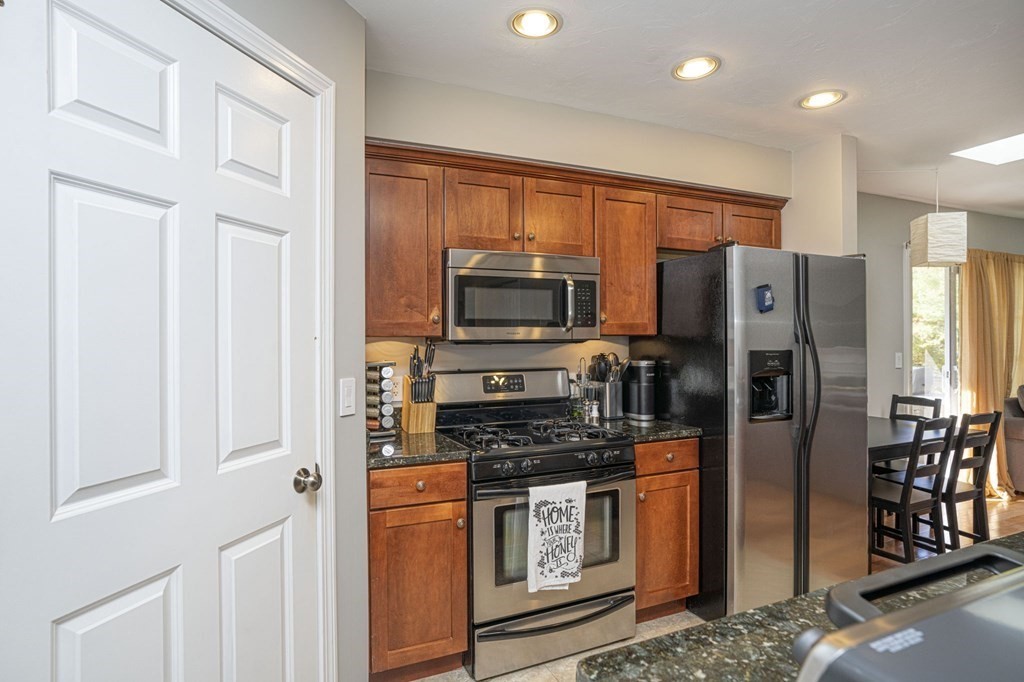 215 Longmeadow Road, Unit 406 Taunton, MA 02780 - Photo 6 of 31
