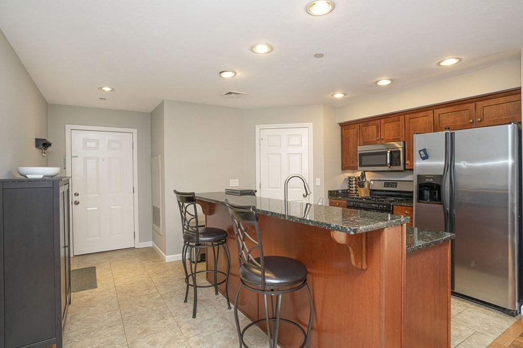 215 Longmeadow Road, Unit 406 Taunton, MA 02780 - Photo 7 of 31