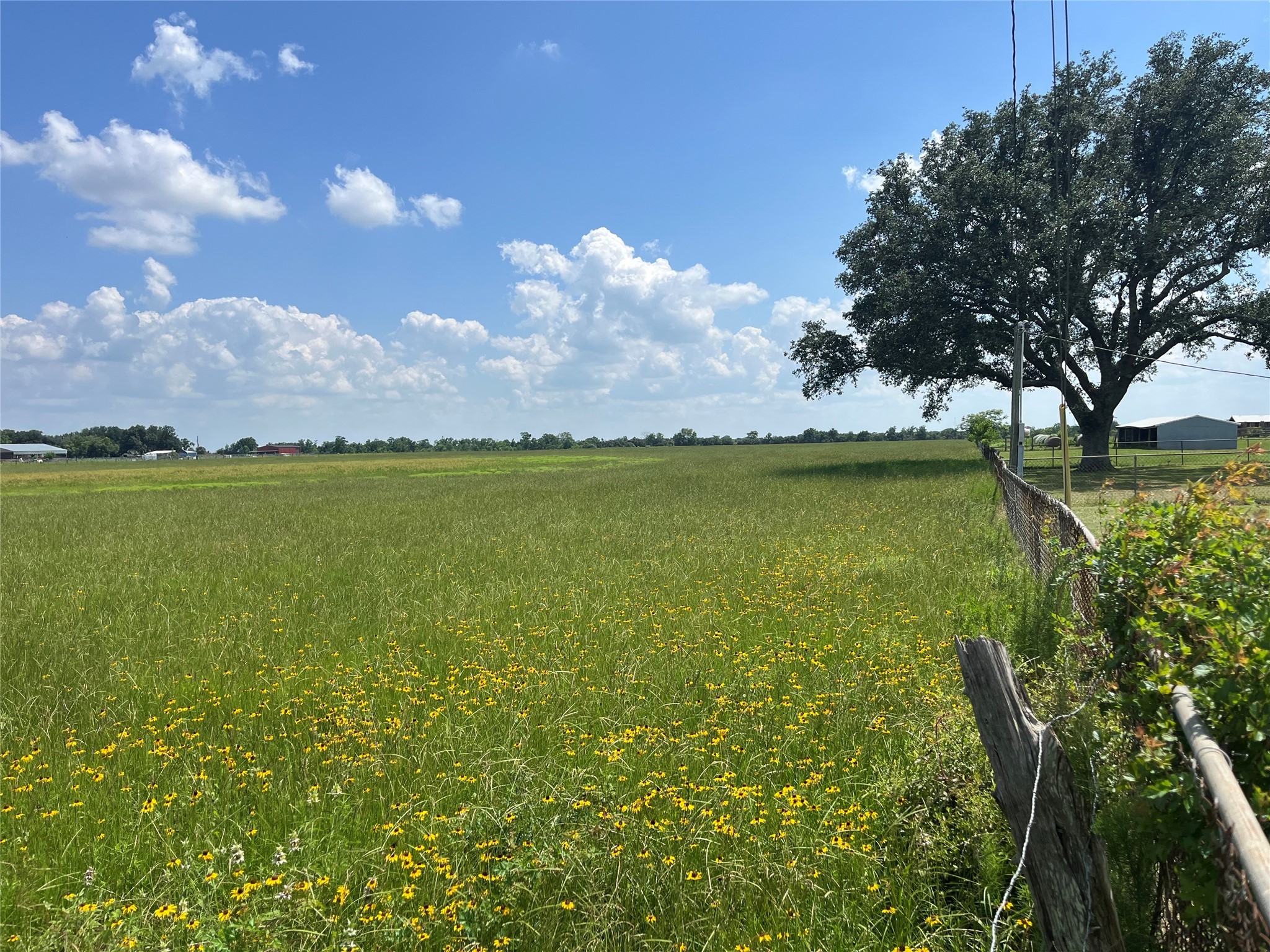 3575 Fm 1094 Road Sealy, TX 77474 - Photo 2 of 17 a view of an ocean and beach
