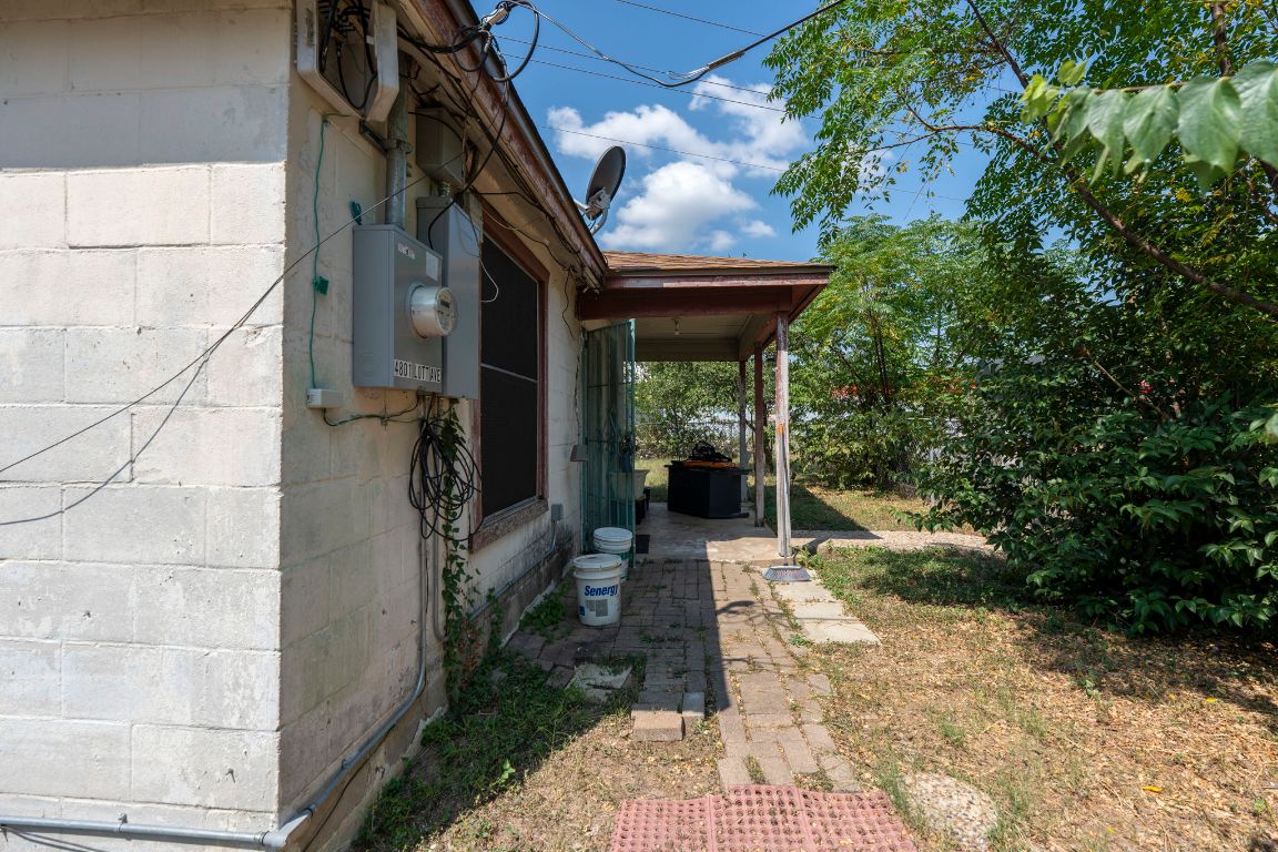 4801 Lott Avenue Austin, TX 78721 - Photo 13 of 20 a view of an entryway of the house