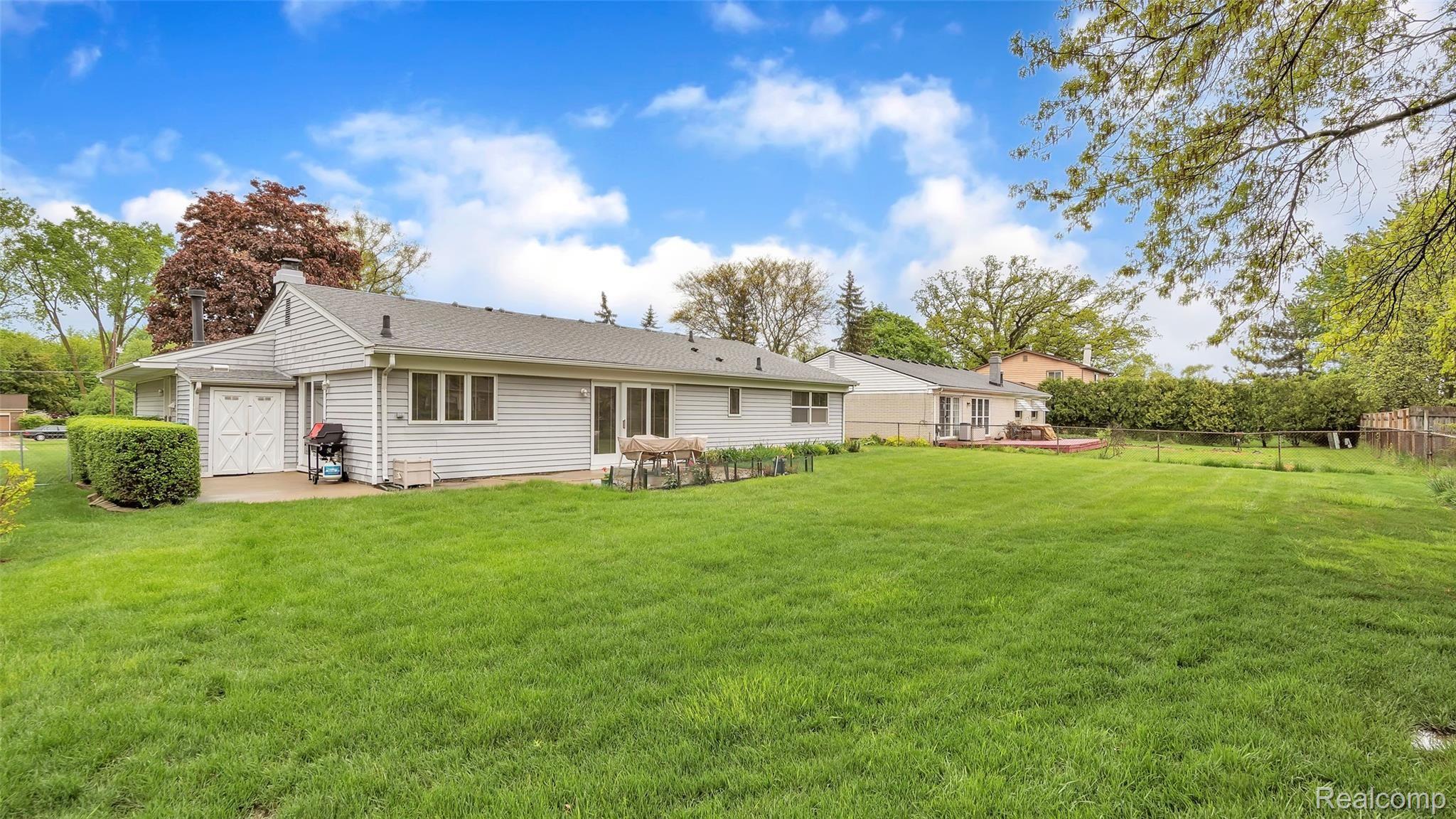 22728 Meadowbrook Road Novi, MI 48375 - Photo 29 of 34 22728-Meadowbrook-Rd-Novi-MI-48375-windowstill-30.jpg