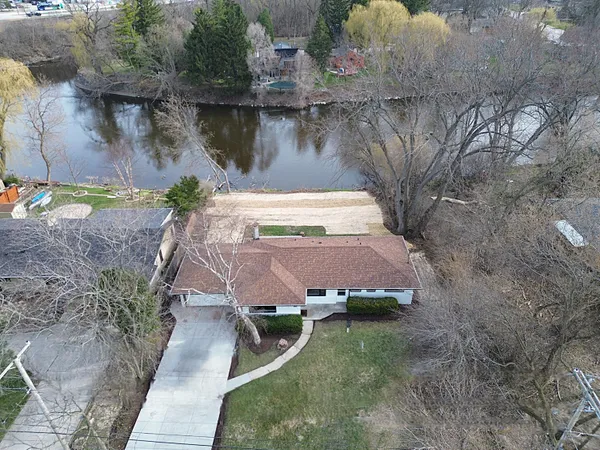 $549,900 | 519 West Montclaire Avenue, Glendale, WI 53217