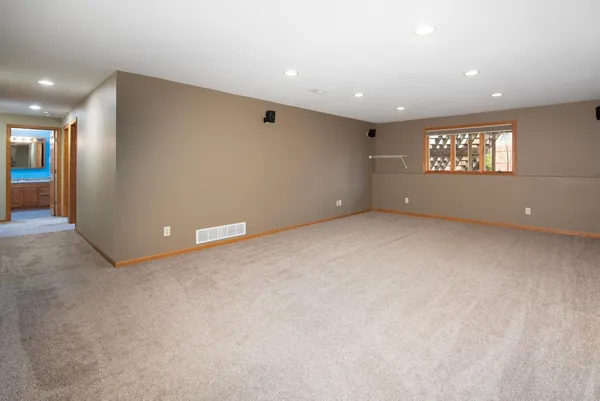 $369,800 | 104 Cole Court, Mankato, MN 56001