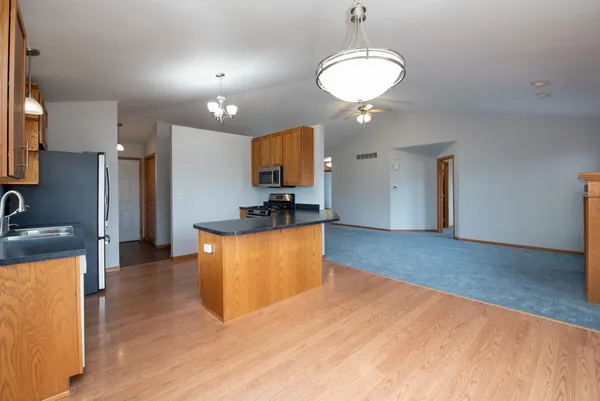 $369,800 | 104 Cole Court, Mankato, MN 56001