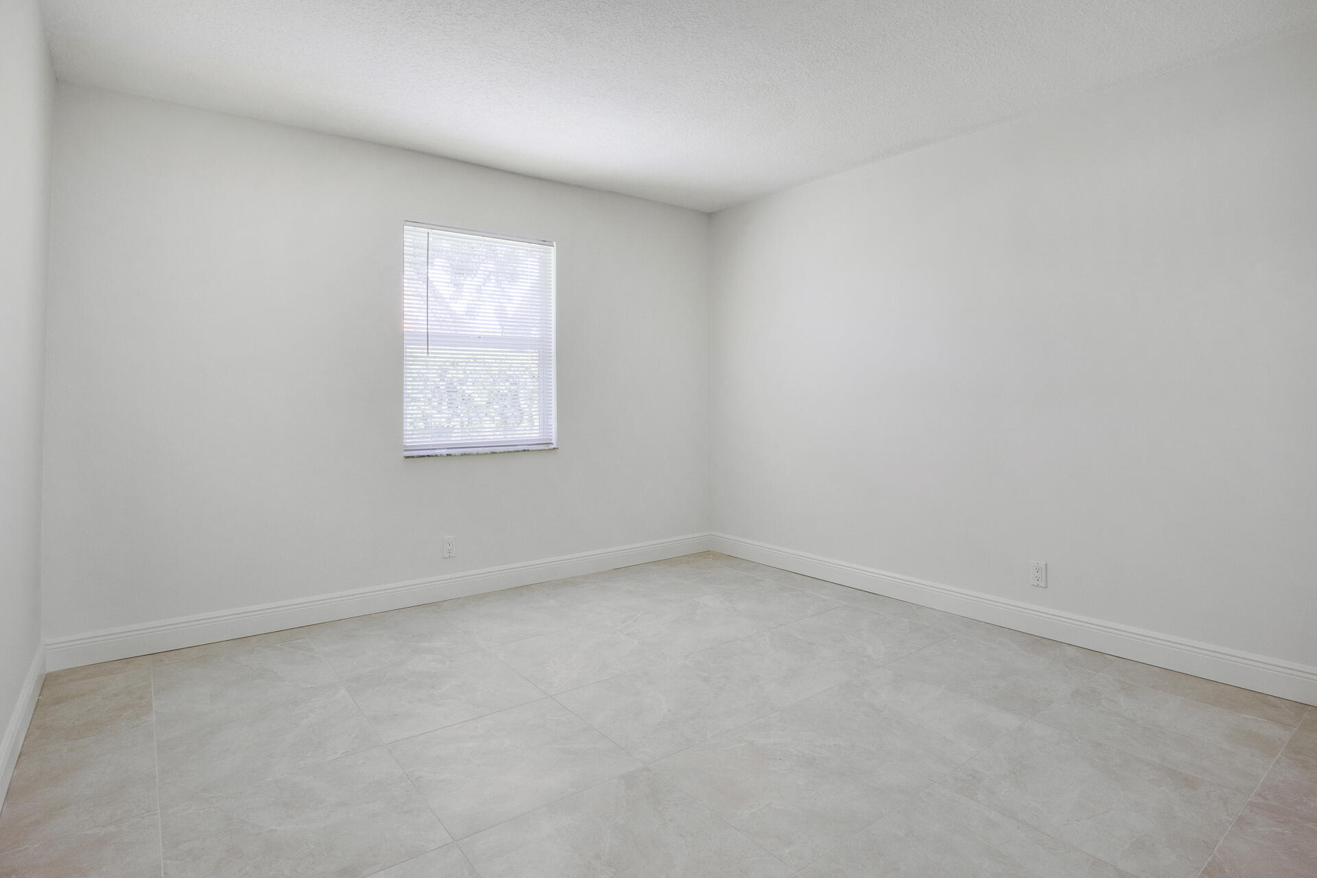 1820 Prairie Road, Unit 2 Palm Springs, FL 33406 - Photo 12 of 15 20 Room 7