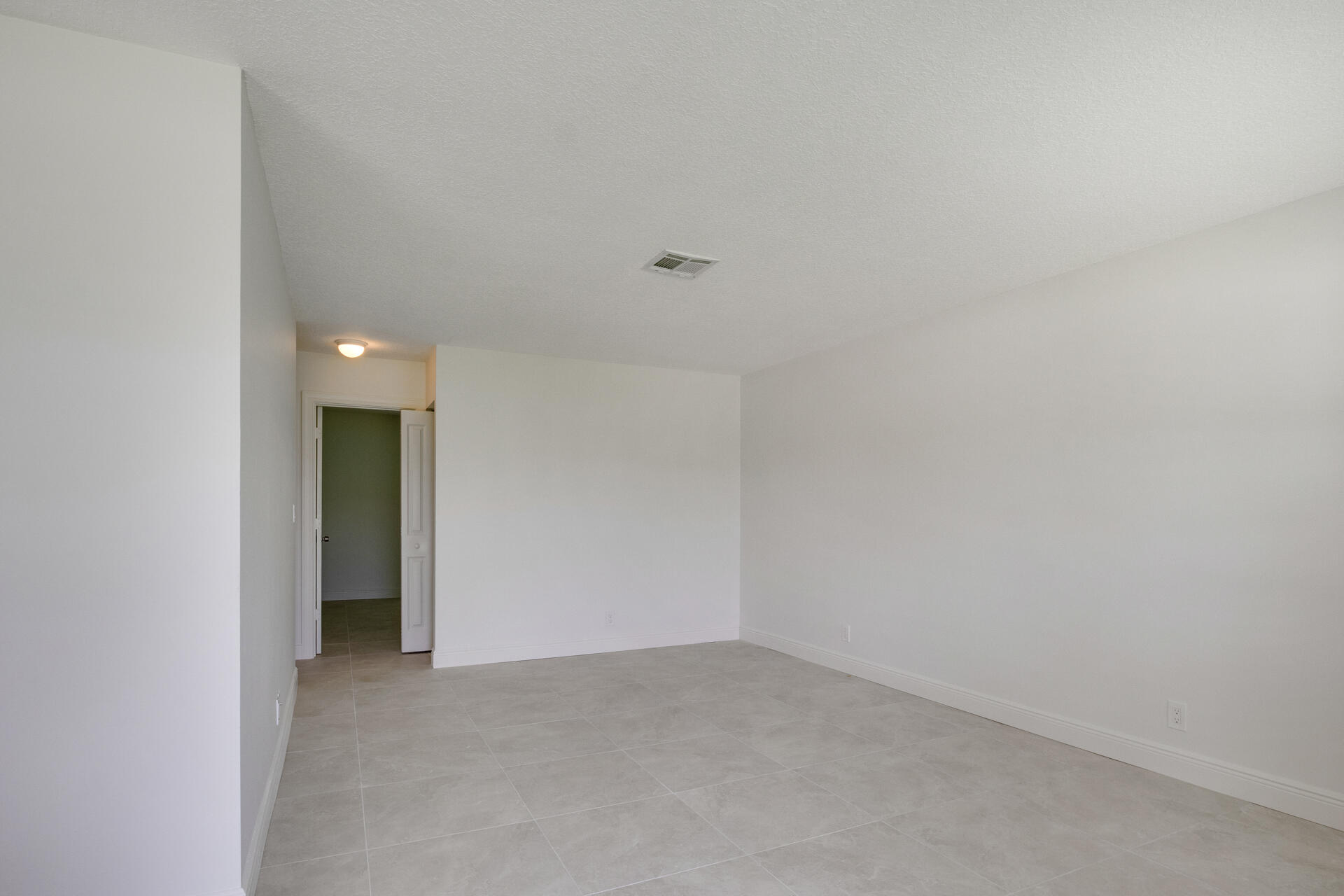 1820 Prairie Road, Unit 2 Palm Springs, FL 33406 - Photo 8 of 15 15 Room 2