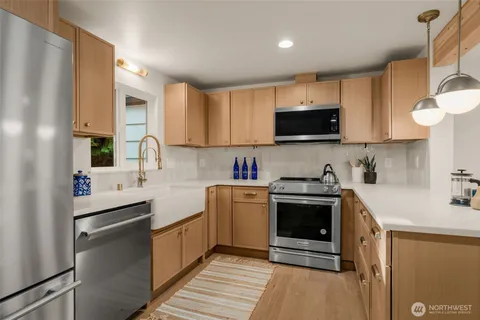 $1,425,000 | 3613 40th Avenue West, Seattle, WA 98199