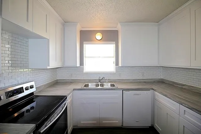 $1,995 | 8228 County Road 1004, Joshua, TX 76058