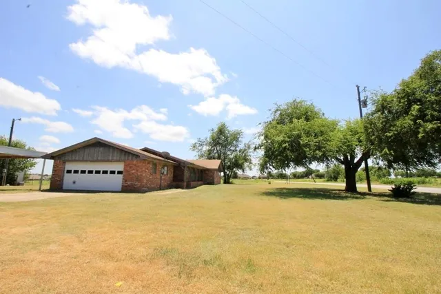 $1,995 | 8228 County Road 1004, Joshua, TX 76058
