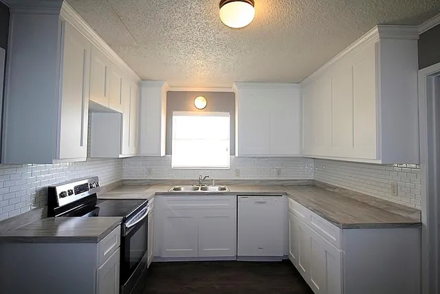 $1,995 | 8228 County Road 1004, Joshua, TX 76058