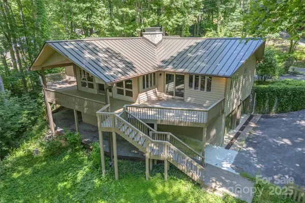 $699,900 | 1 Sleepy Hollow Drive, Maggie Valley, NC 28751