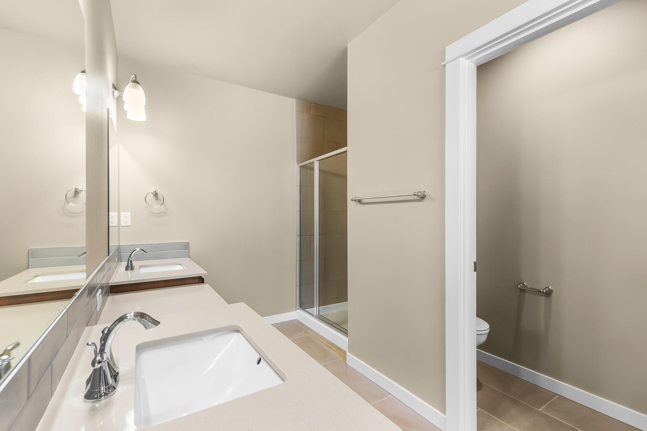 17144 Downey Road Bend, OR 97707 - Photo 33 of 41 Master bath