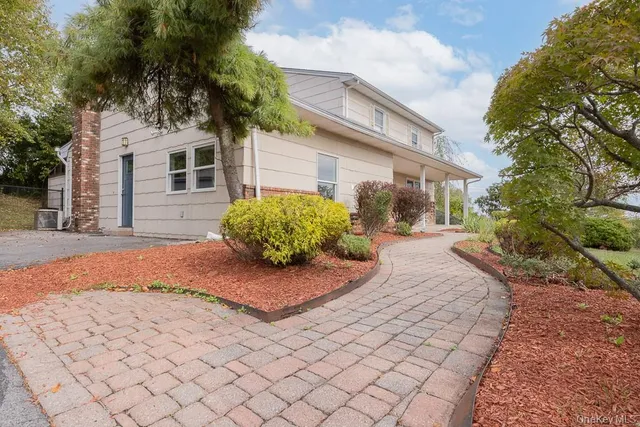 $520,000 | 132 Neptune Drive, Monroe, NY 10950