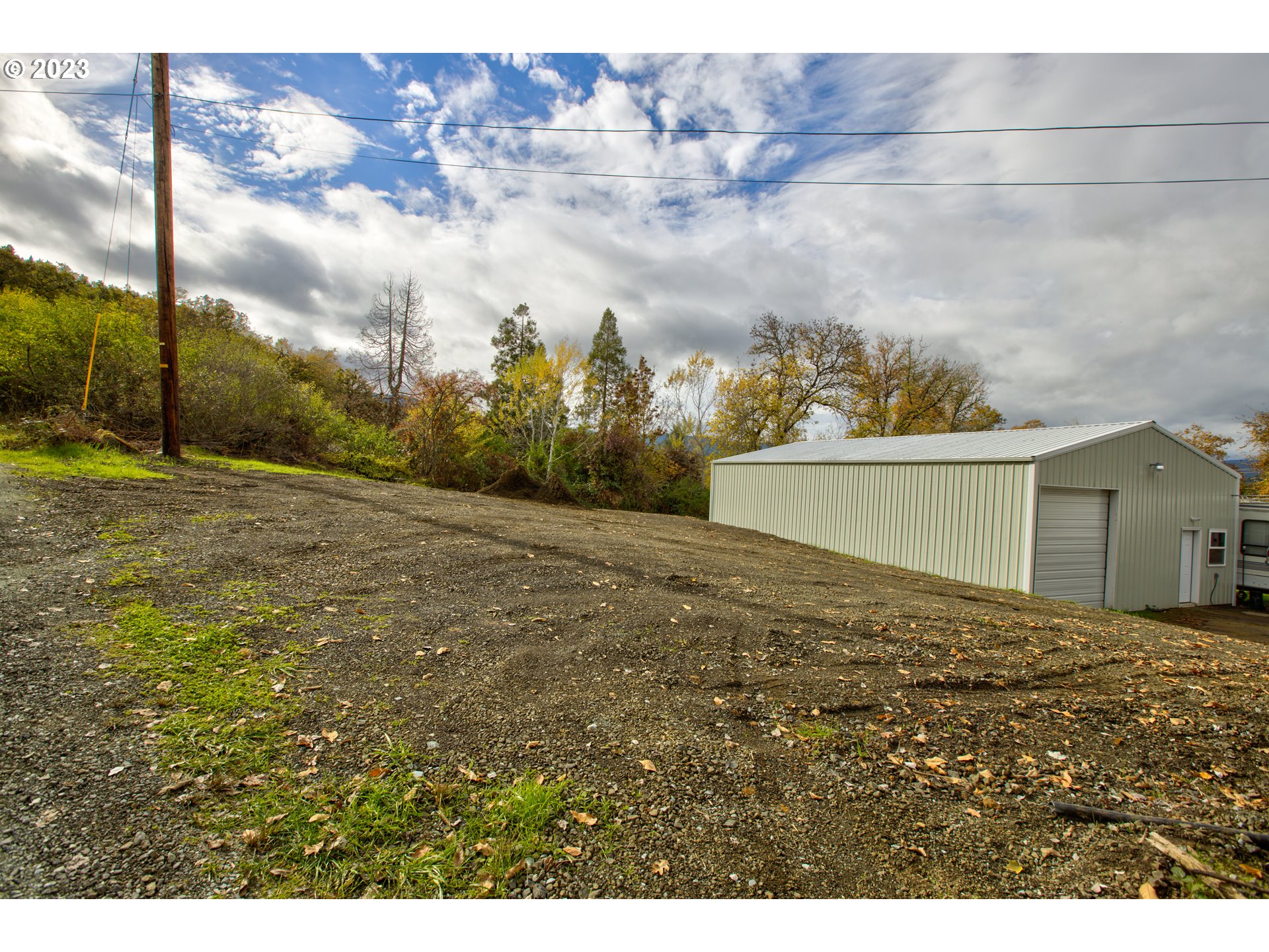 800 Glenbrook Loop Road Riddle, OR 97469 - Photo 35 of 44 a view of outdoor space with yard and mountain view