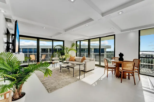 $1,995,000 | 3360 South Ocean Boulevard, Unit 5 G II, Palm Beach, FL 33480