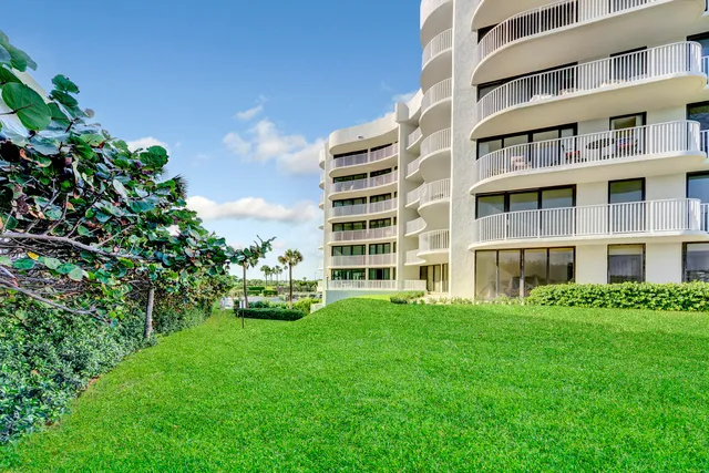 $1,995,000 | 3360 South Ocean Boulevard, Unit 5 G II, Palm Beach, FL 33480